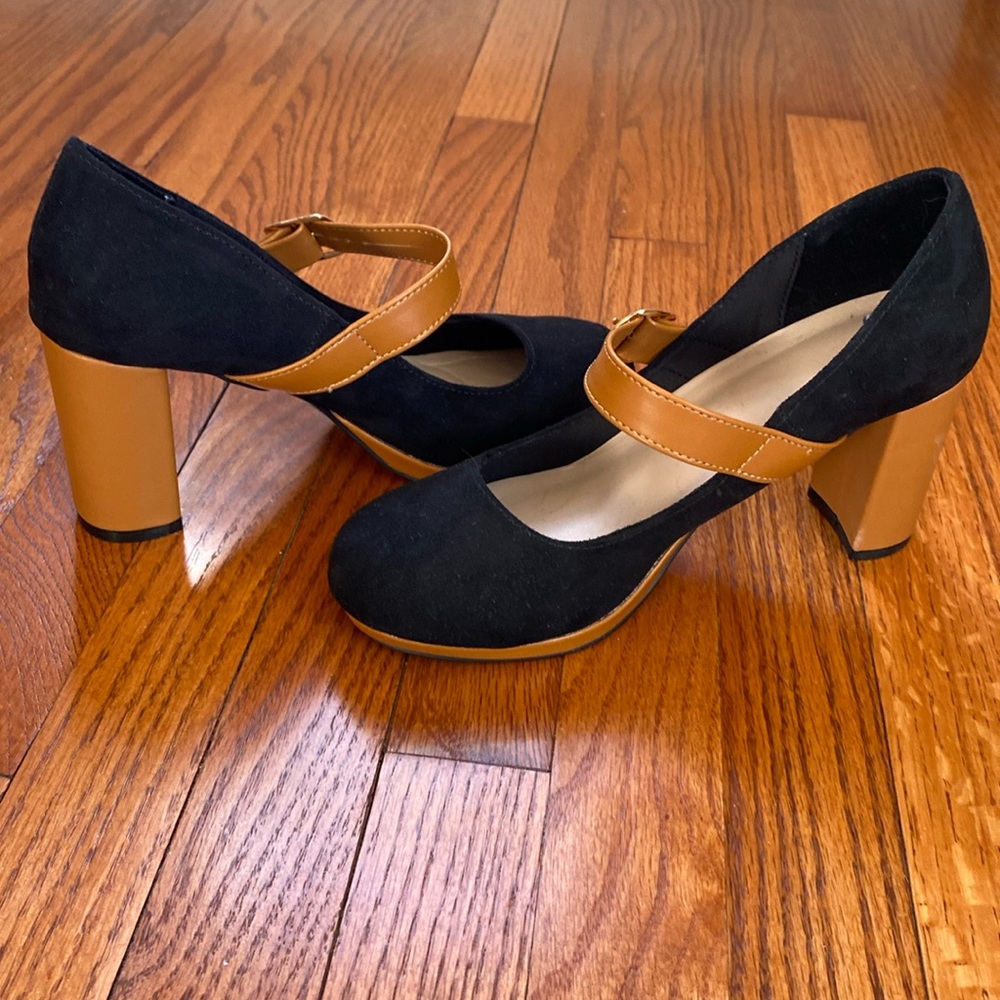 Faux suede chunky heel Mary Jane pumps- Black and Tan - size 37 (6.5)